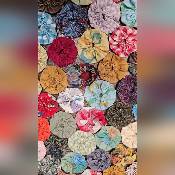 Vintage Handmade Colorful Yo-yo Patchwork Quilt Bedspread King 85.5"x101" - Picture 15 of 16